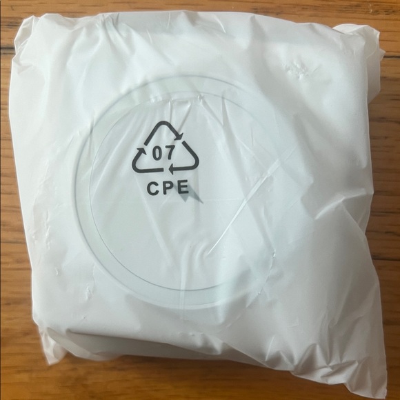 Portable 3-in-1 Wireless Charger - White - Picture 4 of 6